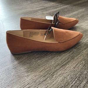 Camel loafer flat